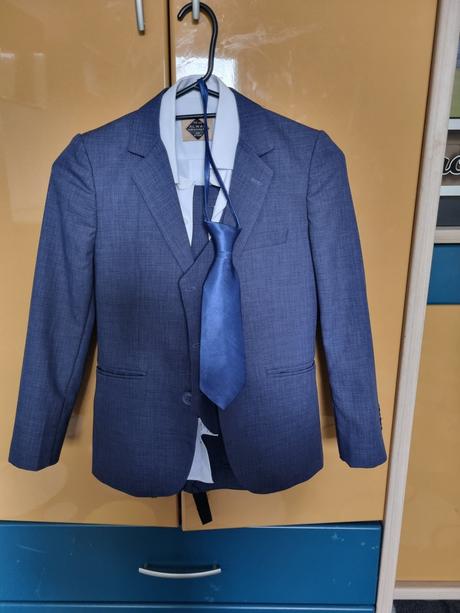 Oblek na prve svate prijmanie, 134