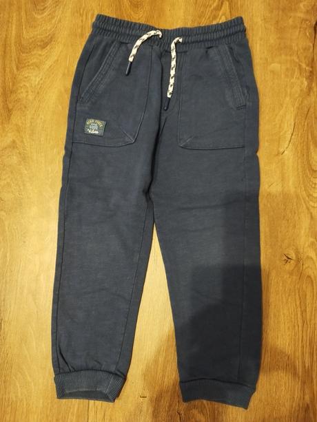 Tepláky zn. reserved v. 116, reserved,116