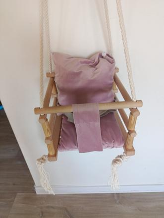 Interiérová hojdačka, 