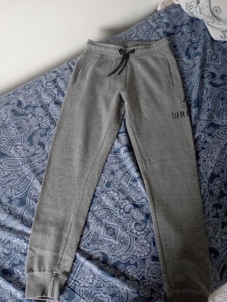 Chlapčenské tepláky, takko,152