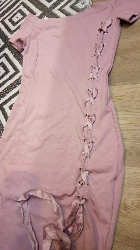 Sexi obtiahnuté šaty s viazaním xs/s, xs