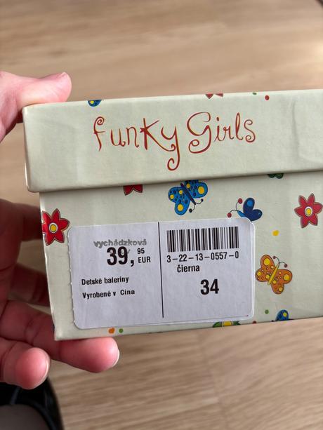 Lakovane baleriny, humanic,34