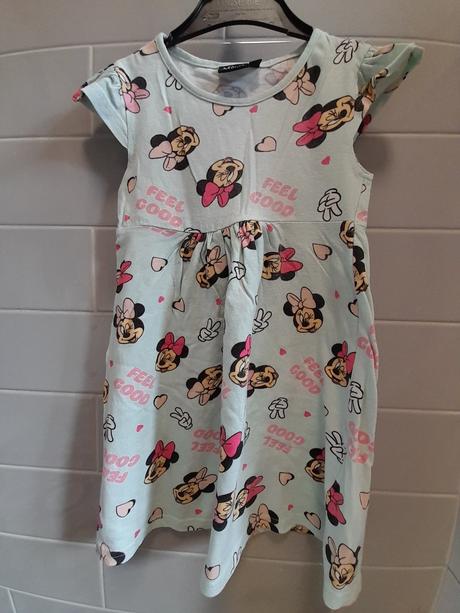 Šaty darujem, disney,104
