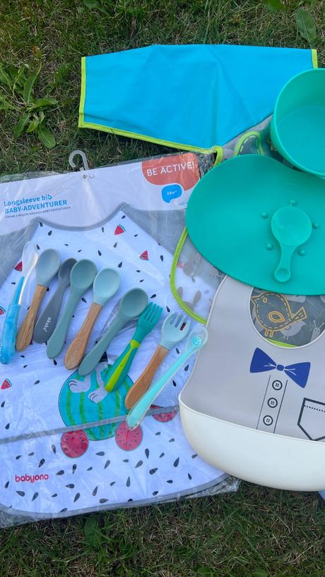 Podbradniky a silikonova podlozka tommee tippee, tommee tippee