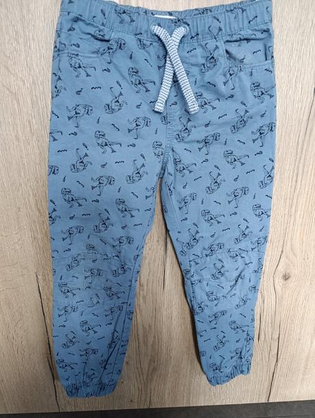 Nohavice 122, sinsay,122