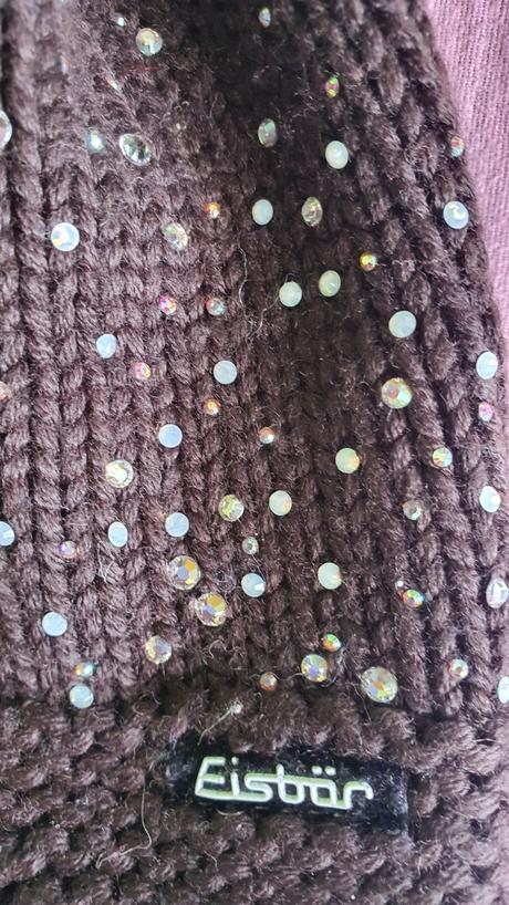 Čiapka eisbär, brmbolec s pravou kozusinou, s