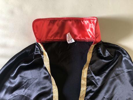 110/116 plast ku kostymu,upír,drakula,5-6 r., 