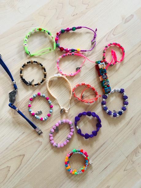 Posvätené naramky, 