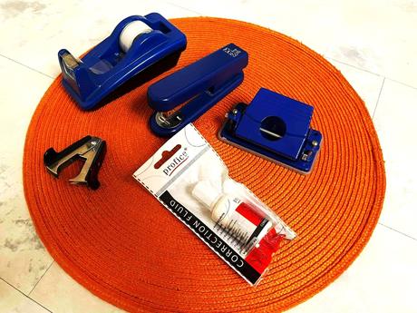 Kancelárske potreby 4ks,