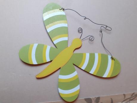 Drevený závesný motýlik veľký, 