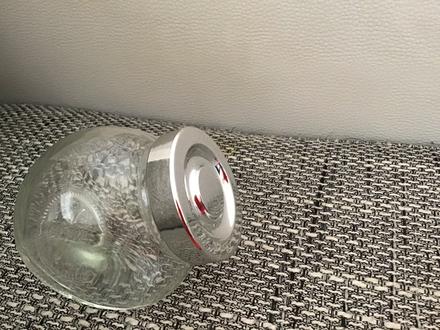 Mala sklenená dóza, výška 8 cm, 