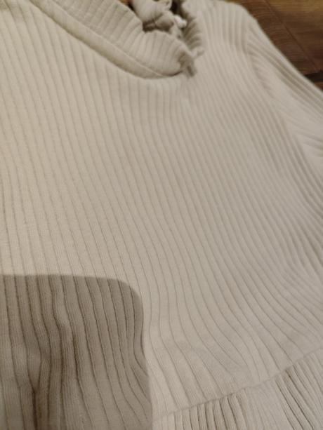 Šaty s dlhým rukávom, 98