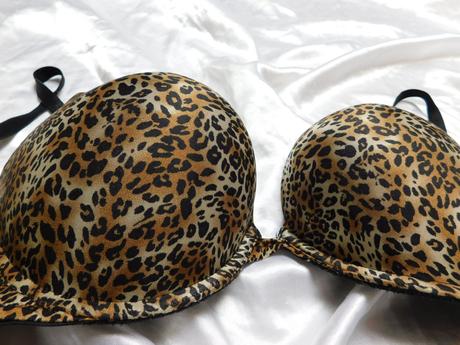 Kvalitna hladká podprsenka s výstužou push efekt, secret,75d