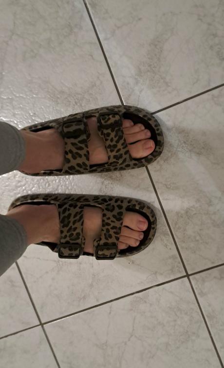 Tigrovane slapky, 40