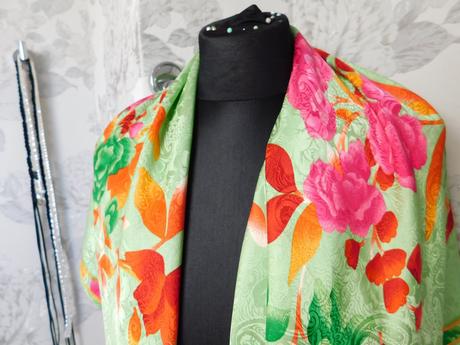 Kvalitná luxusna hodvabna elegantná šatka, l