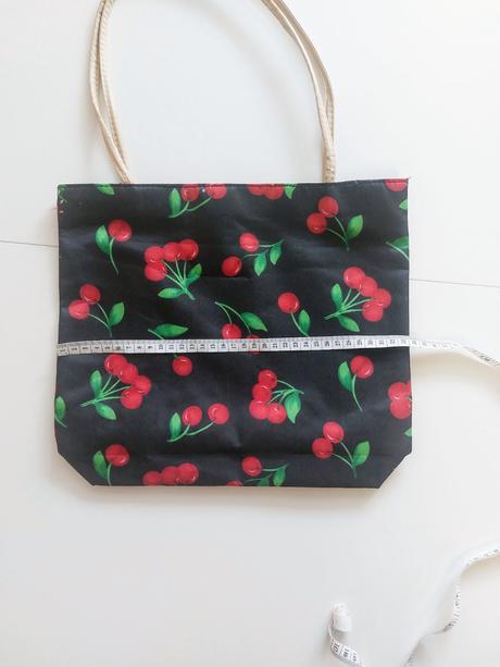 Krasna ceresnickova kabelka, 