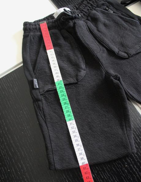 Šortky čierne, zara,134