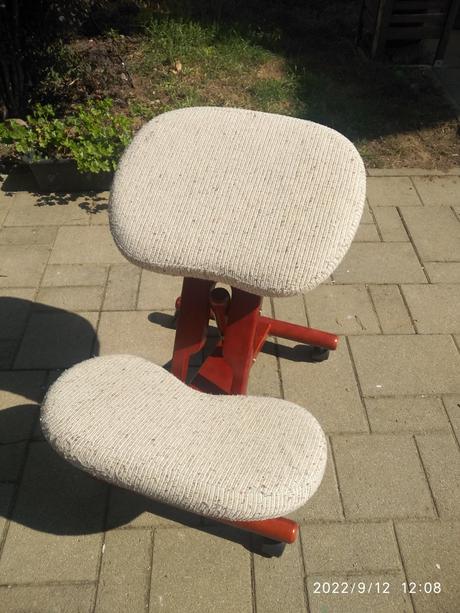 Ergonomicka stolička kľakosed, 
