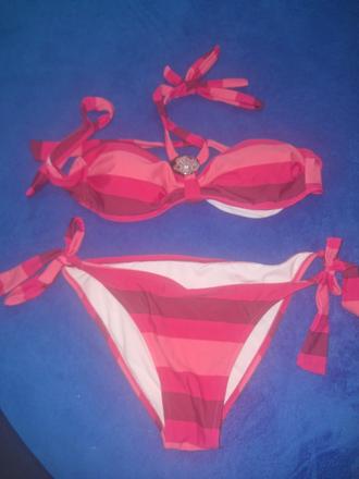 Dvojdielne plavky, 44