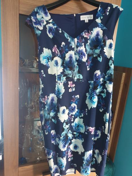 Damske šaty zo sakom, 46