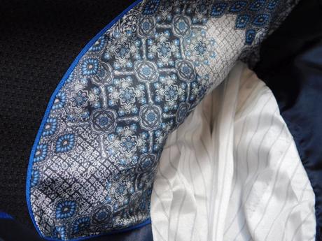 Luxusný pánsky oblek tmavomodrej farby, m