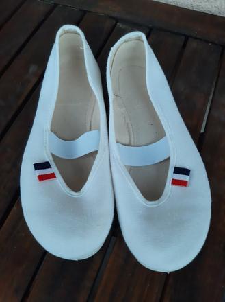 Biele cvičky 32, 32