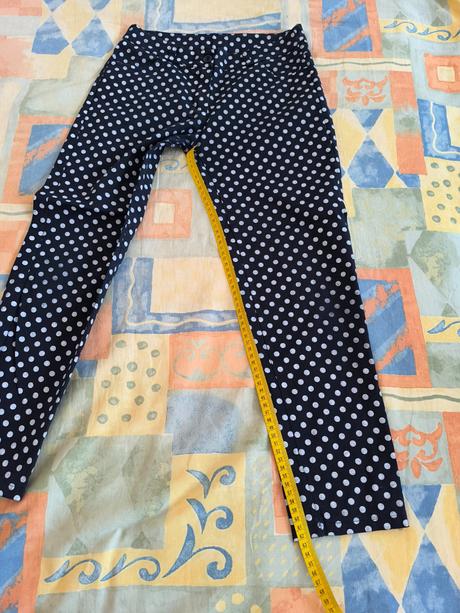 Tmavomodré nohavice, s