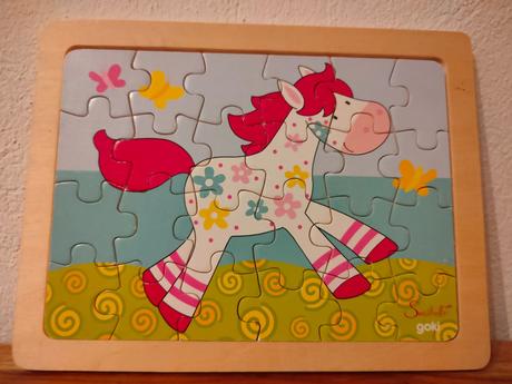 Puzzle koník goki, 