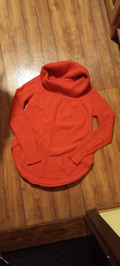 Červený rolák veľ.m,l,xl nenosený, l