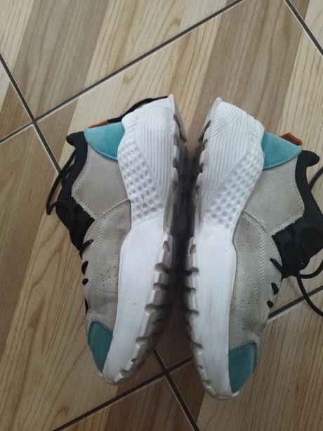 Moderné tenisky, 37