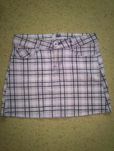 Karovaná  bledoruzova sukňa, 140