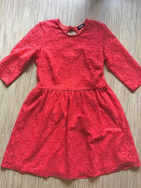 Krajkové šaty, 40