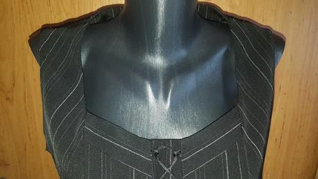 Čierny kostým 4 kombinácia, 42