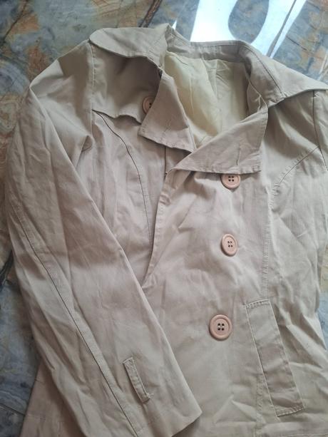 Top plášť podšitý do pása, s