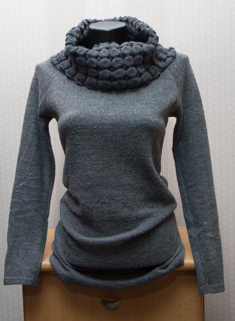 Tmavošedý predĺžený sveter, l