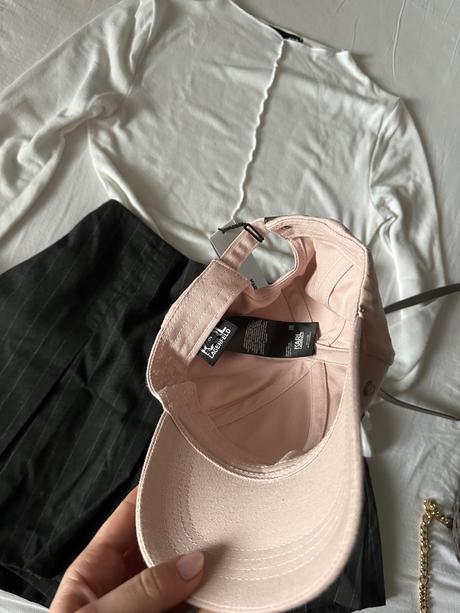 Šiltovka karl lagerfeld, 