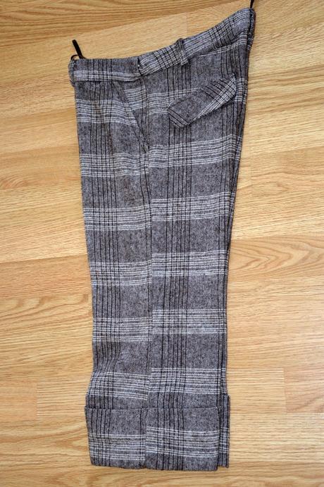 Kostým károvaný, 36