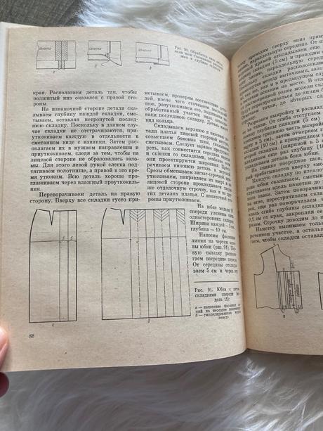 Ruská kniha aby boli šaty krásne (1988), 