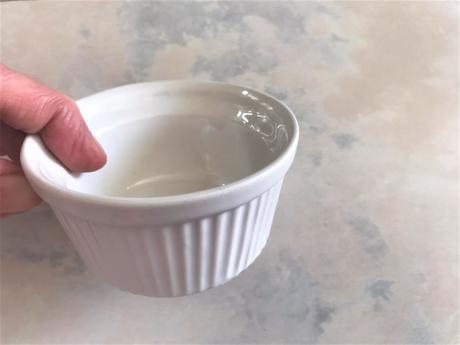 Starožitná porcelánová nádobka,