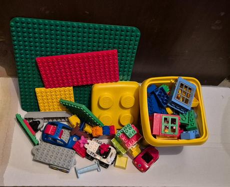 Lego duplo s podložkou a boxami,
