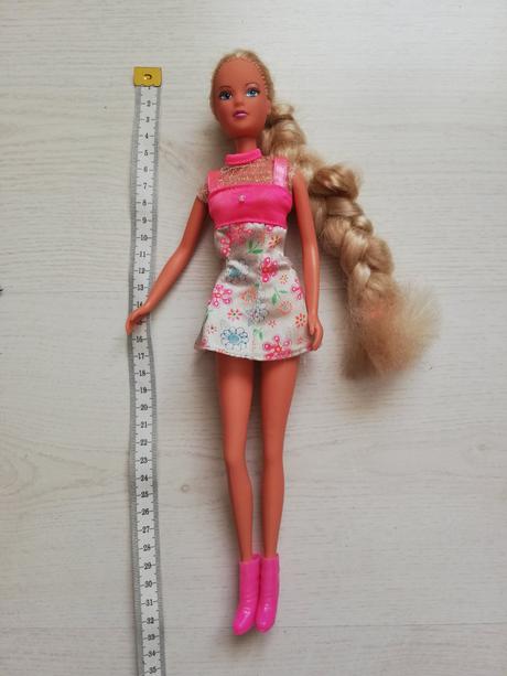 Bábika dlhovláska s ohybnými kolenami, 