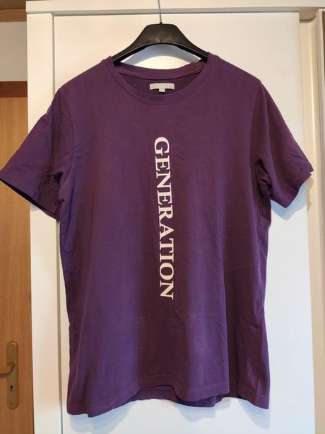 Fialové tričko s potlačou, 40