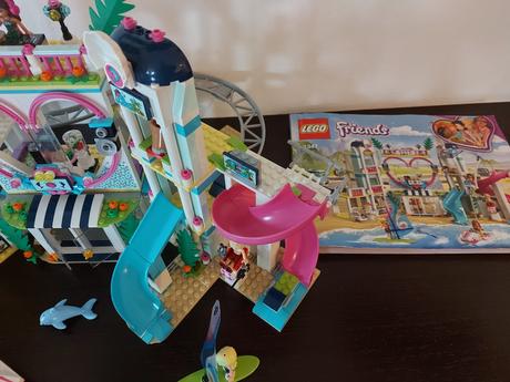 Lego friends 41347 areál mesta heartlake, 