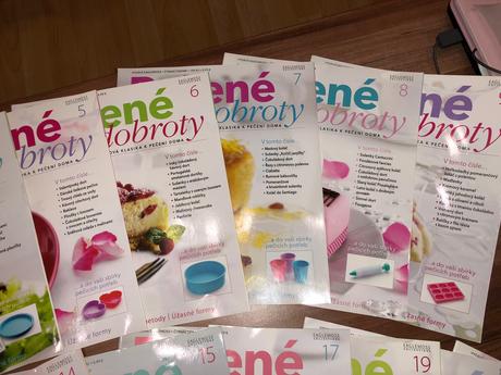 18k pecene dobroty so slilikonovym prislusenstvom, 