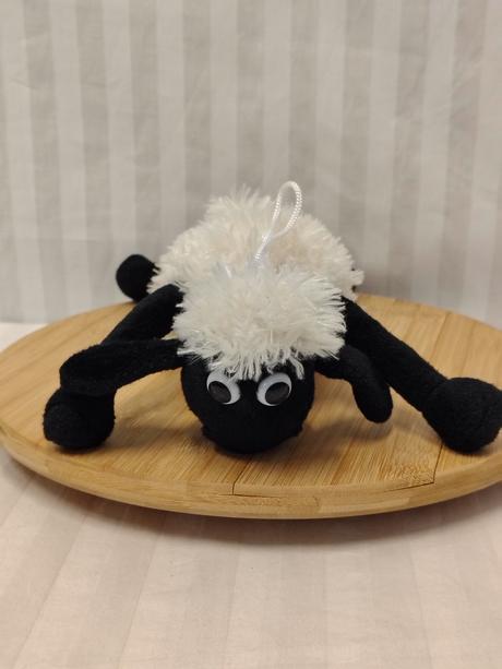 Plyšová ovečka shaun s pútkom, nici, 31 cm,