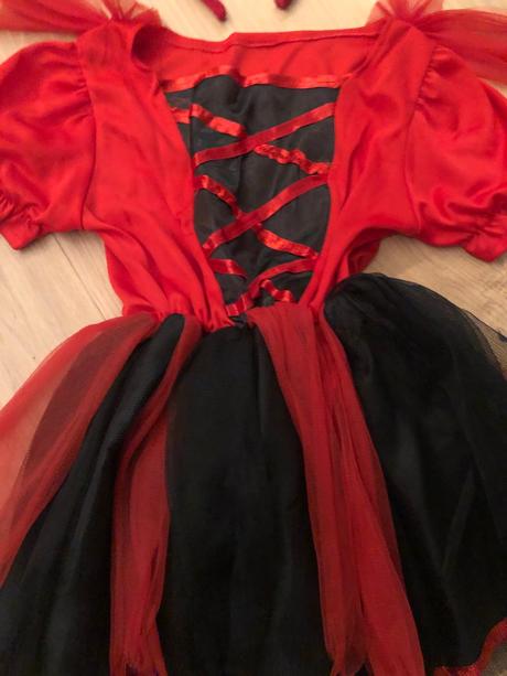 Kostym na maskarny, 