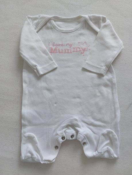 Pyzamko s napisom, 50