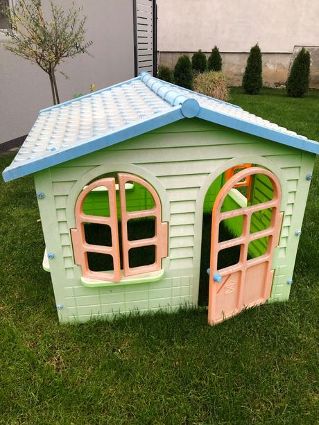 Plastovy domcek,