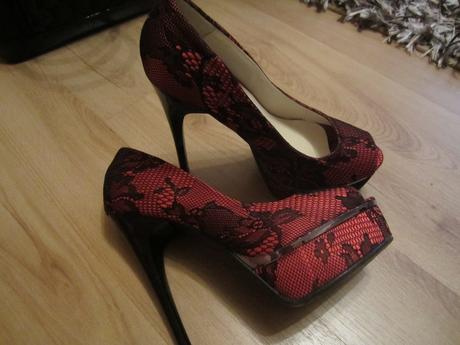 Červené čipkované lodičky, 37