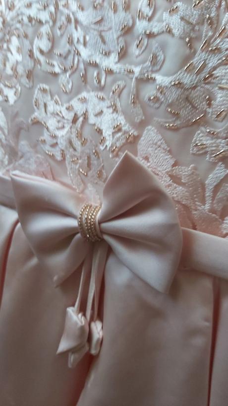 Slávnostné šaty, 152